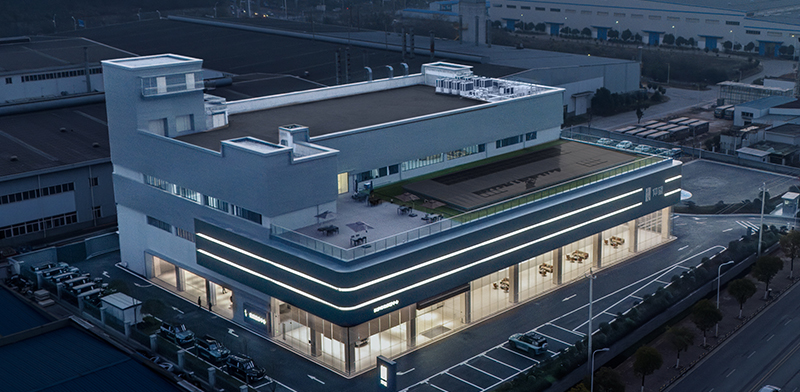 仰望·长沙中心店丨首个百万级新能源豪华品牌体验式展厅